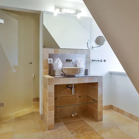 Royal בית נופש *